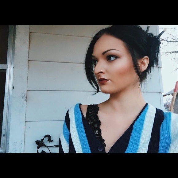 Meet your Posher, Tiffany - Picture 6 of 7